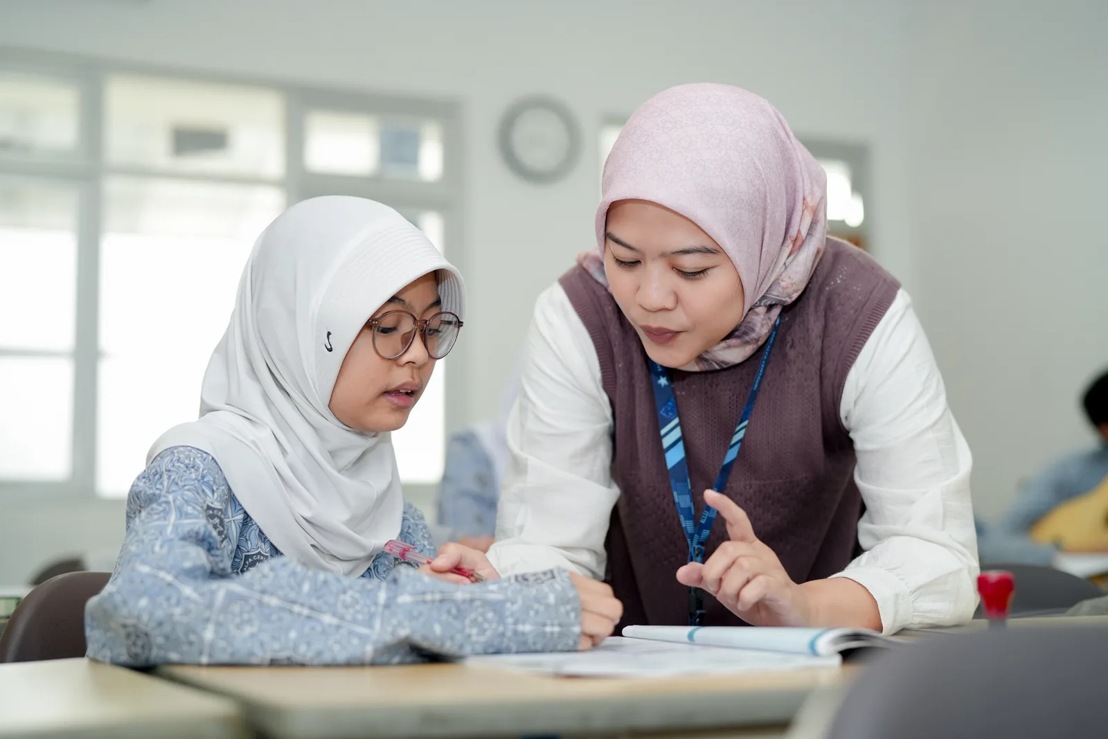 Bimbingan dan pendampingan belajar personal bersama guru di Learning Support Unit (LSU).